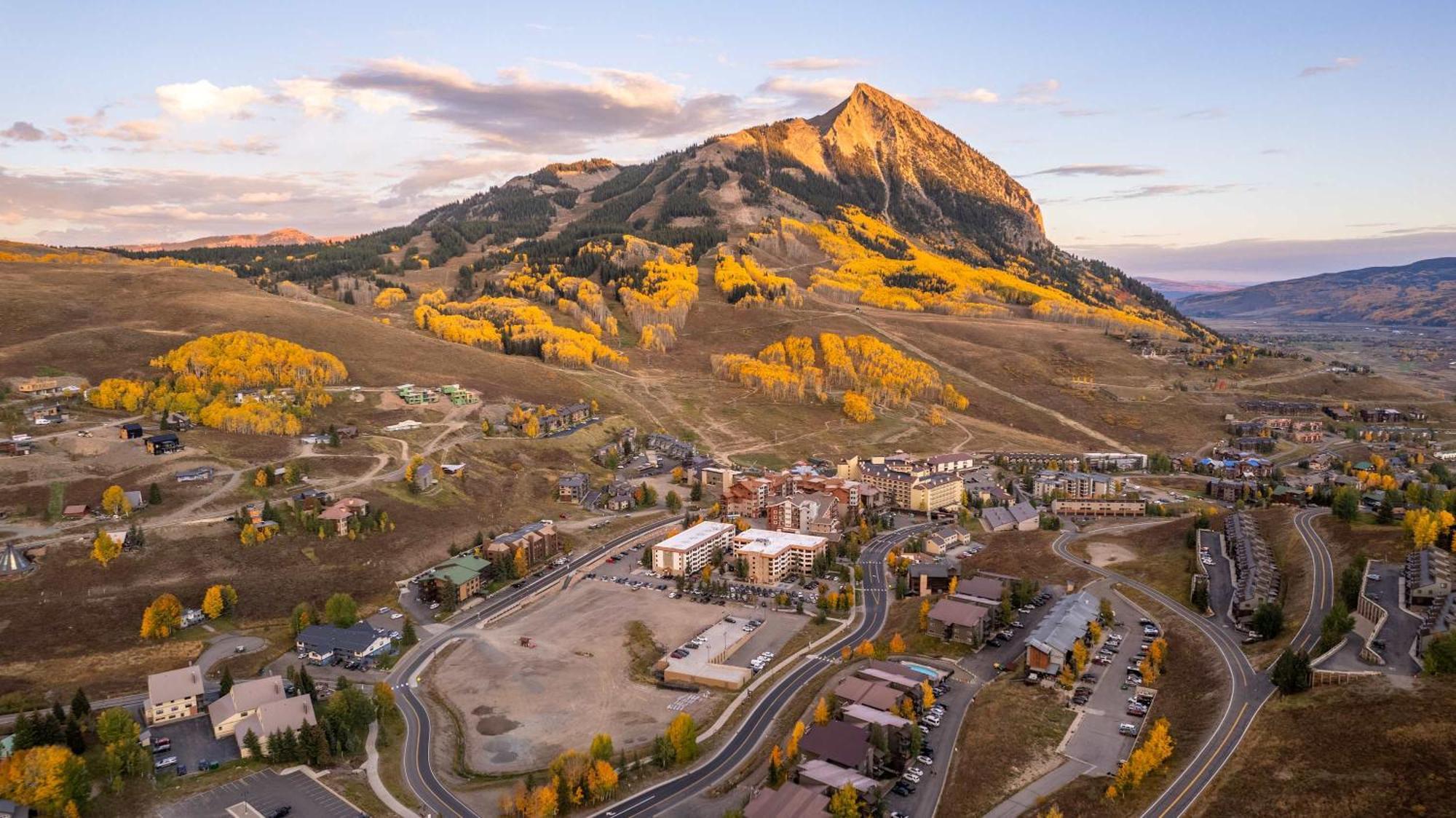 Studio 211 - Perfect Location With Pool And Hot Tub Crested Butte Exteriér fotografie